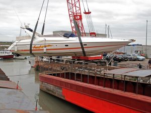 Leigh Marina Boat Cranage